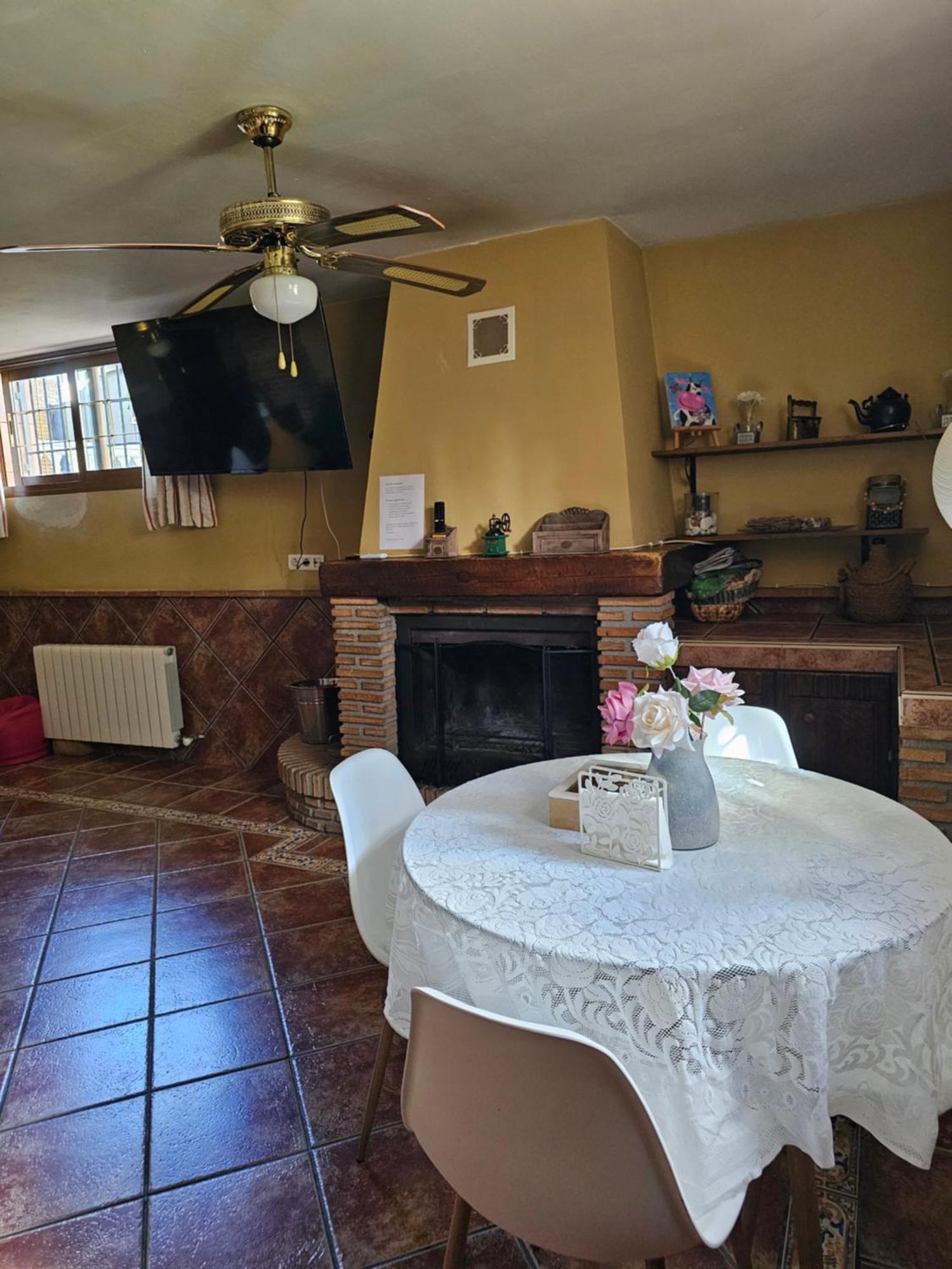 Apto-En El Bajo De La Casa-Estilo Rustico En Dilar Exterior photo
